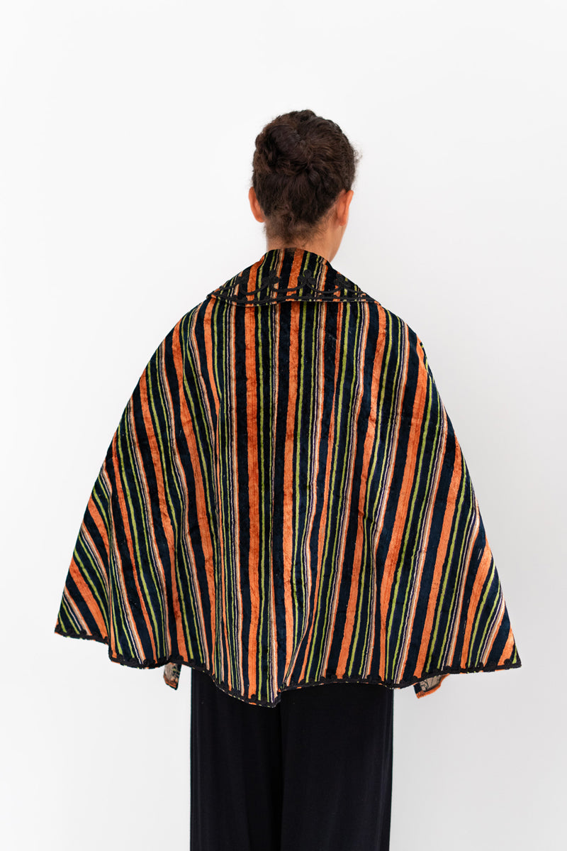 Capa Terciopelo Bordada lV