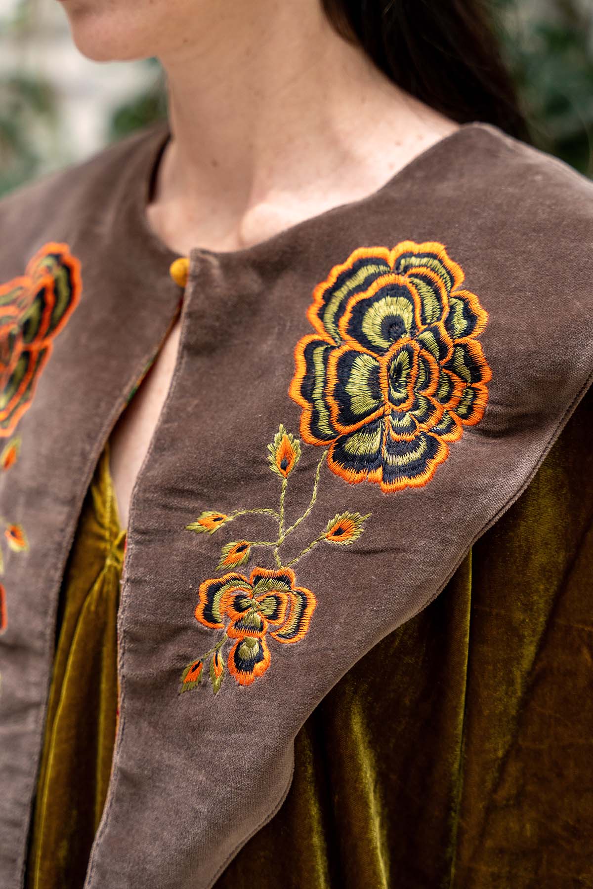 Cuello Terciopelo Bordado I