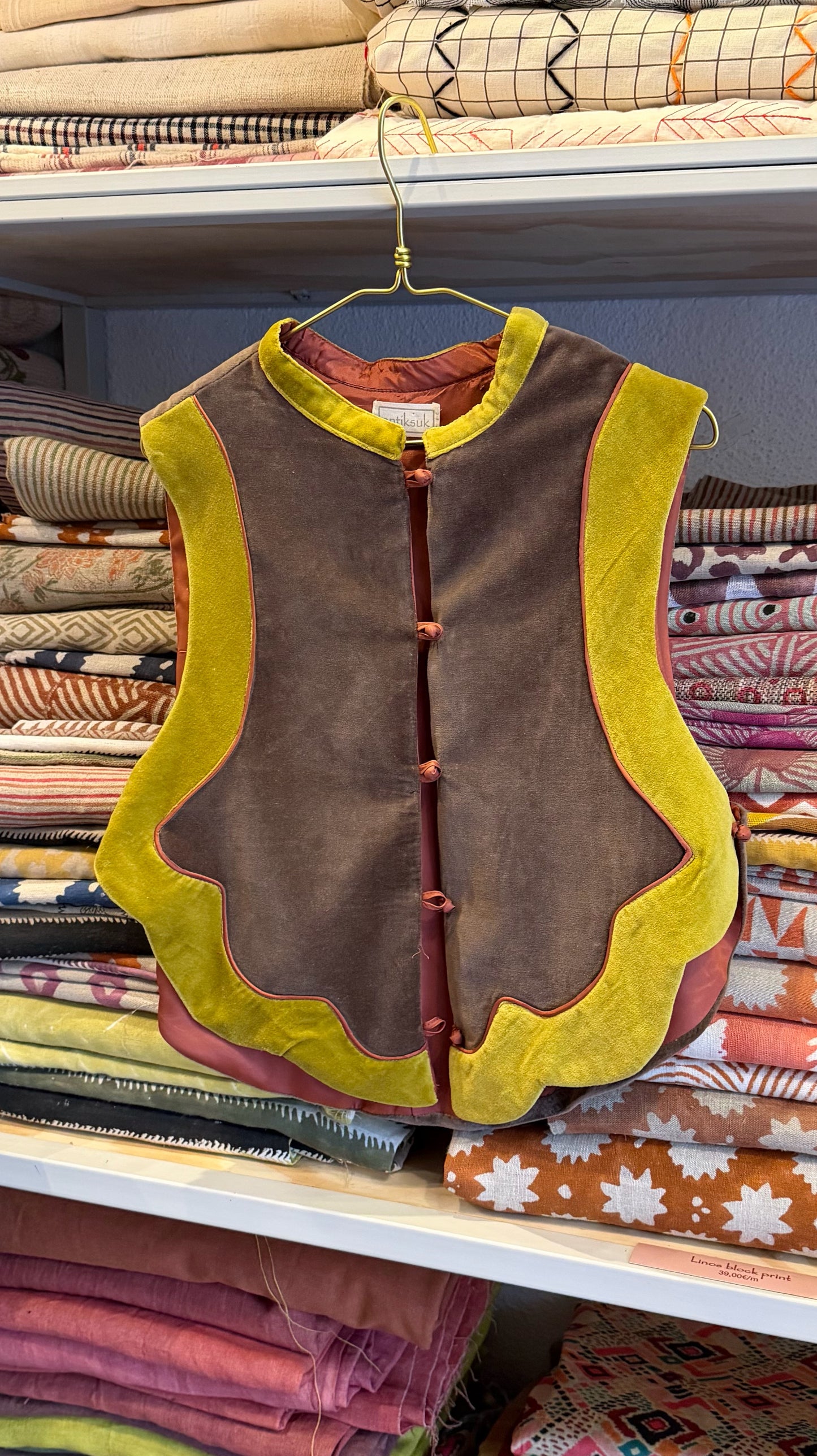 Vest Beeki