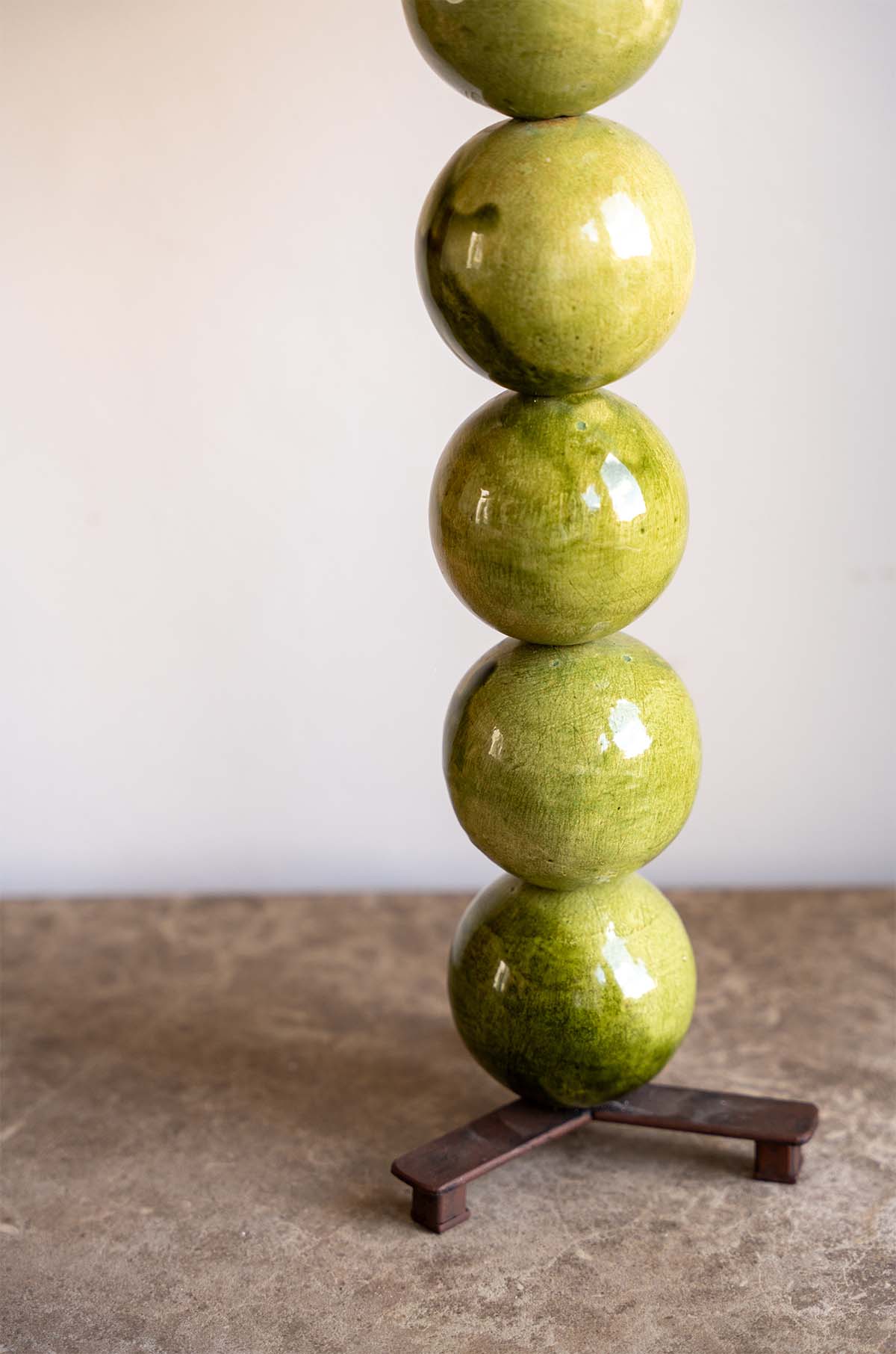 Pie de 5 bolas cerámica VI