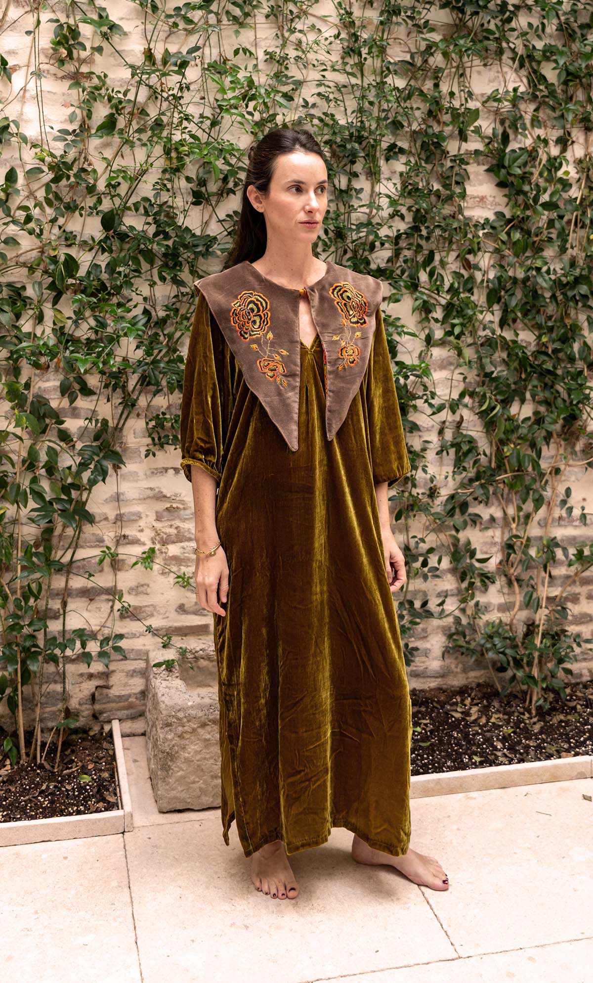 Cuello Terciopelo Bordado I