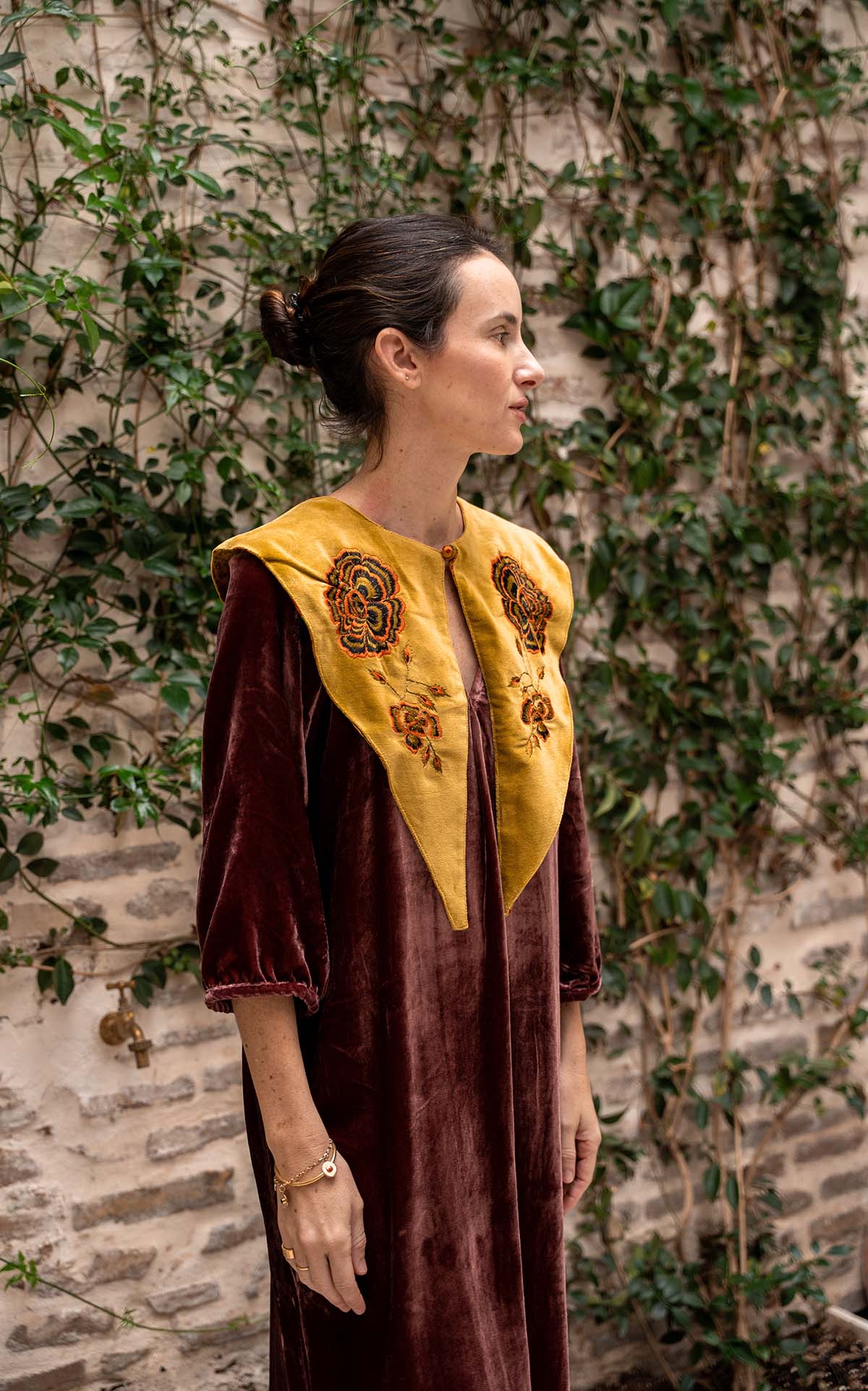 Cuello Terciopelo Bordado II