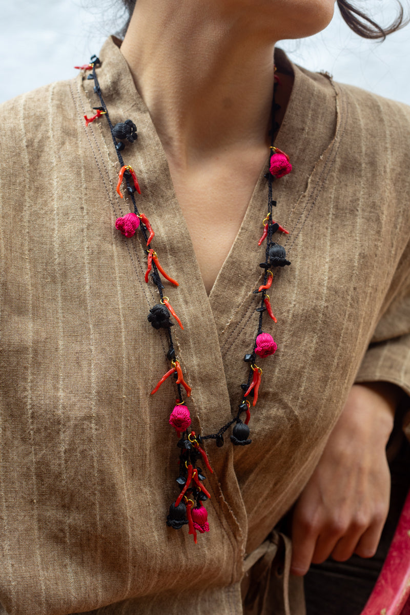 Collar Basira